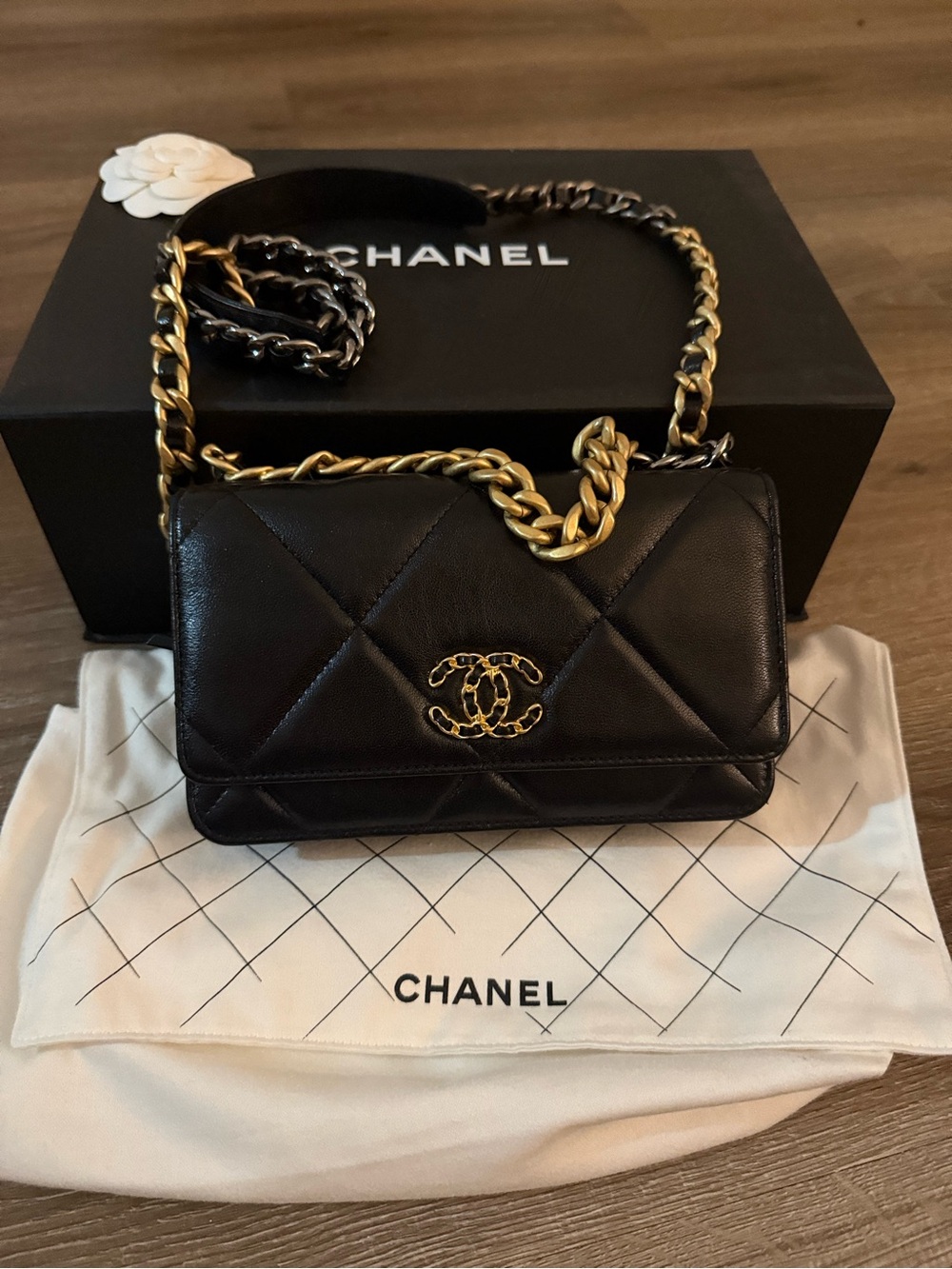 NWOT Chanel 19 WOC